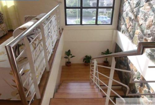 Galarie stairs go up 2.floor